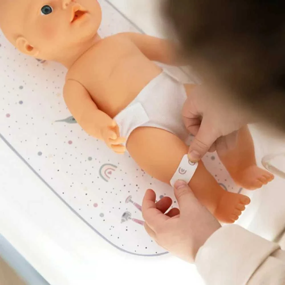 „Smoby“ kūdikių priežiūros medicinos centras lėlių priežiūrai su elektronine tabletė + 24 AKC.