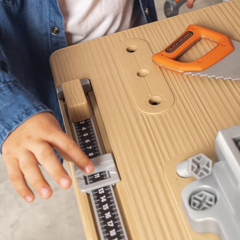 Black & Decker Smoby Profesinis žaidimų dirbtuvėlių rinkinys su įrankiais ir pjūklu