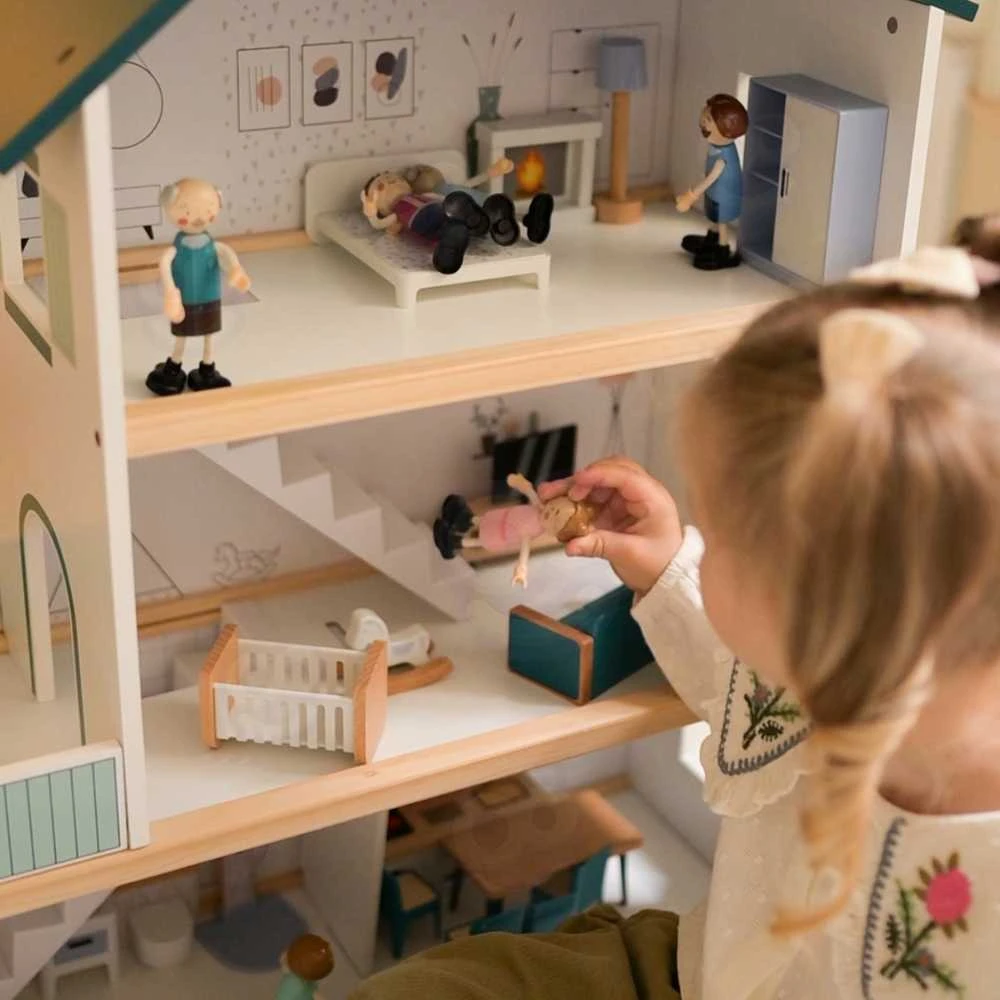 Tooky Toys TOOKY TOY Lėlių Namas Medinis 3 Aukštų su 6 Figūrėlėmis