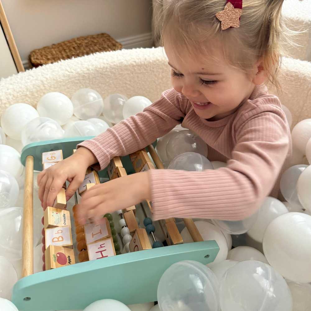 Tooky Toys Medinis dvipusis skaitliukas su abėcėle ir paveikslėliais