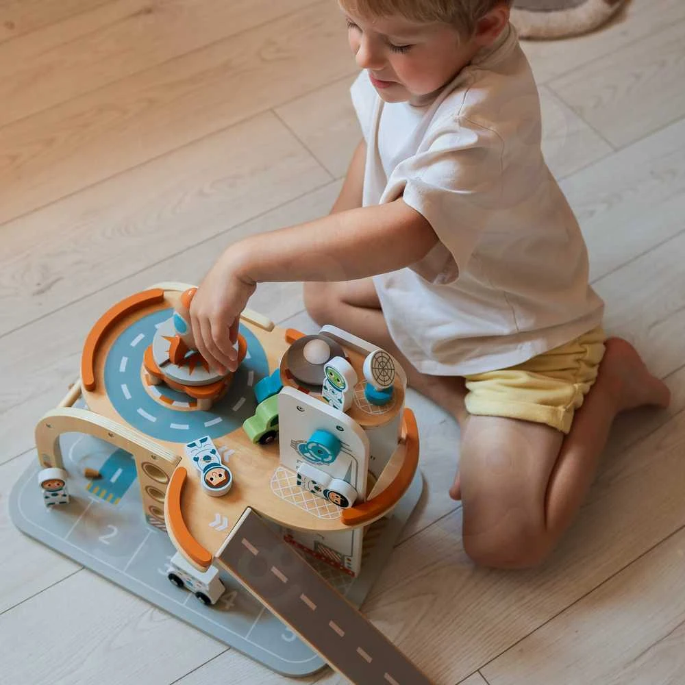 Tooky Toys Medinė kosminė stovėjimo stotis-kosminis parkingas TOOKY TOY