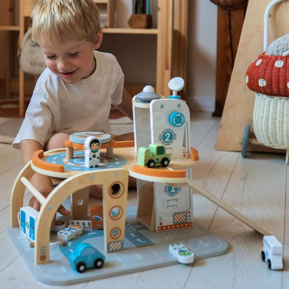 Tooky Toys Medinė kosminė stovėjimo stotis-kosminis parkingas TOOKY TOY