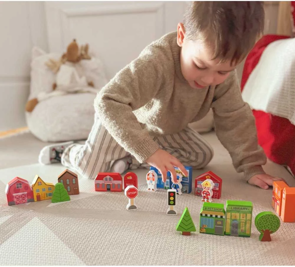 Tooky Toys Paimtas žaislinis medinis pastatų komplektas ir „Figurines City“