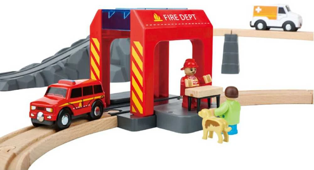 Tooky Toys Paimta žaislinė medinė eilės gaisro stažuotės greitosios pagalbos automobiliu 70 EL.