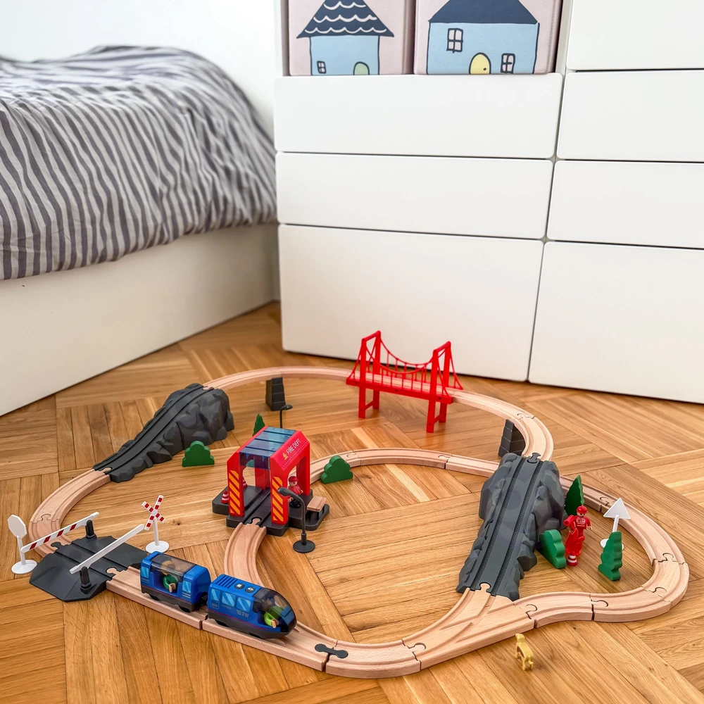 Tooky Toys Paimta žaislinė medinė eilės gaisro stažuotės greitosios pagalbos automobiliu 70 EL.