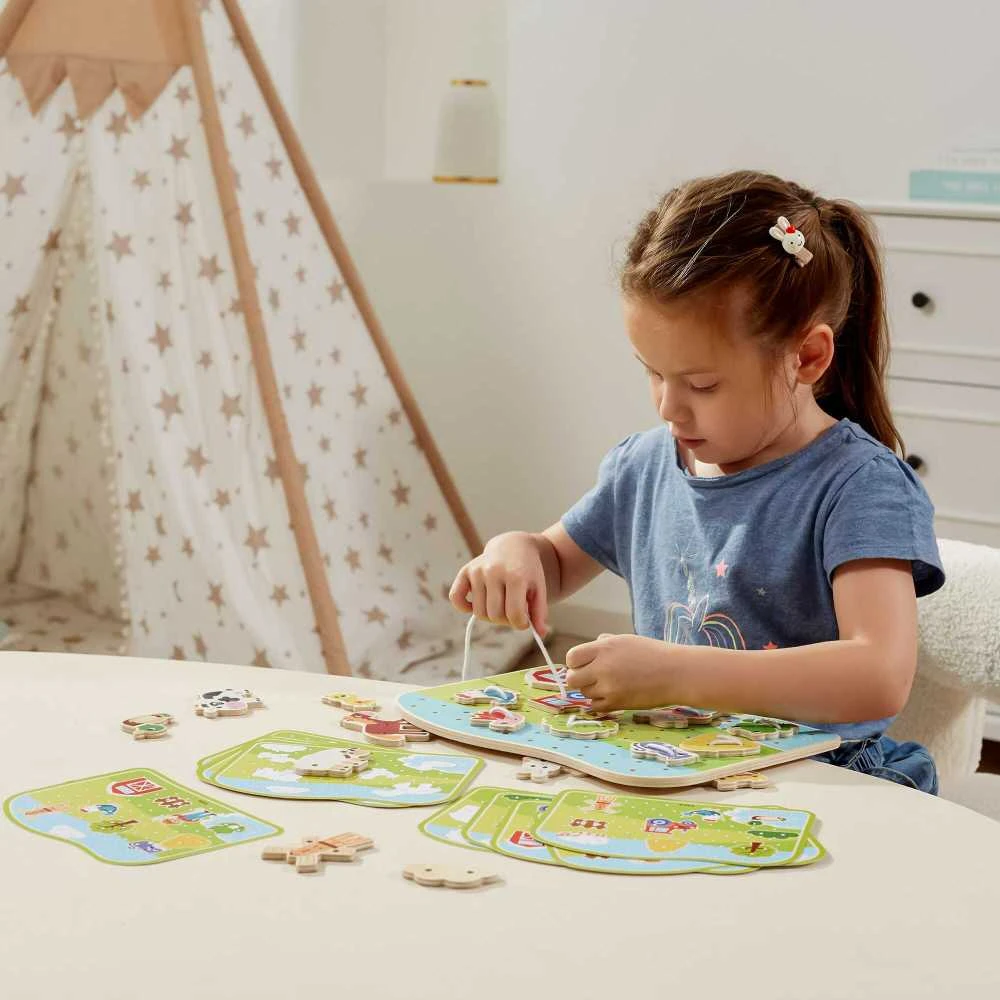 „Viga“ mediniai žibintų tarpininkai gyvūnai Montessori ūkyje
