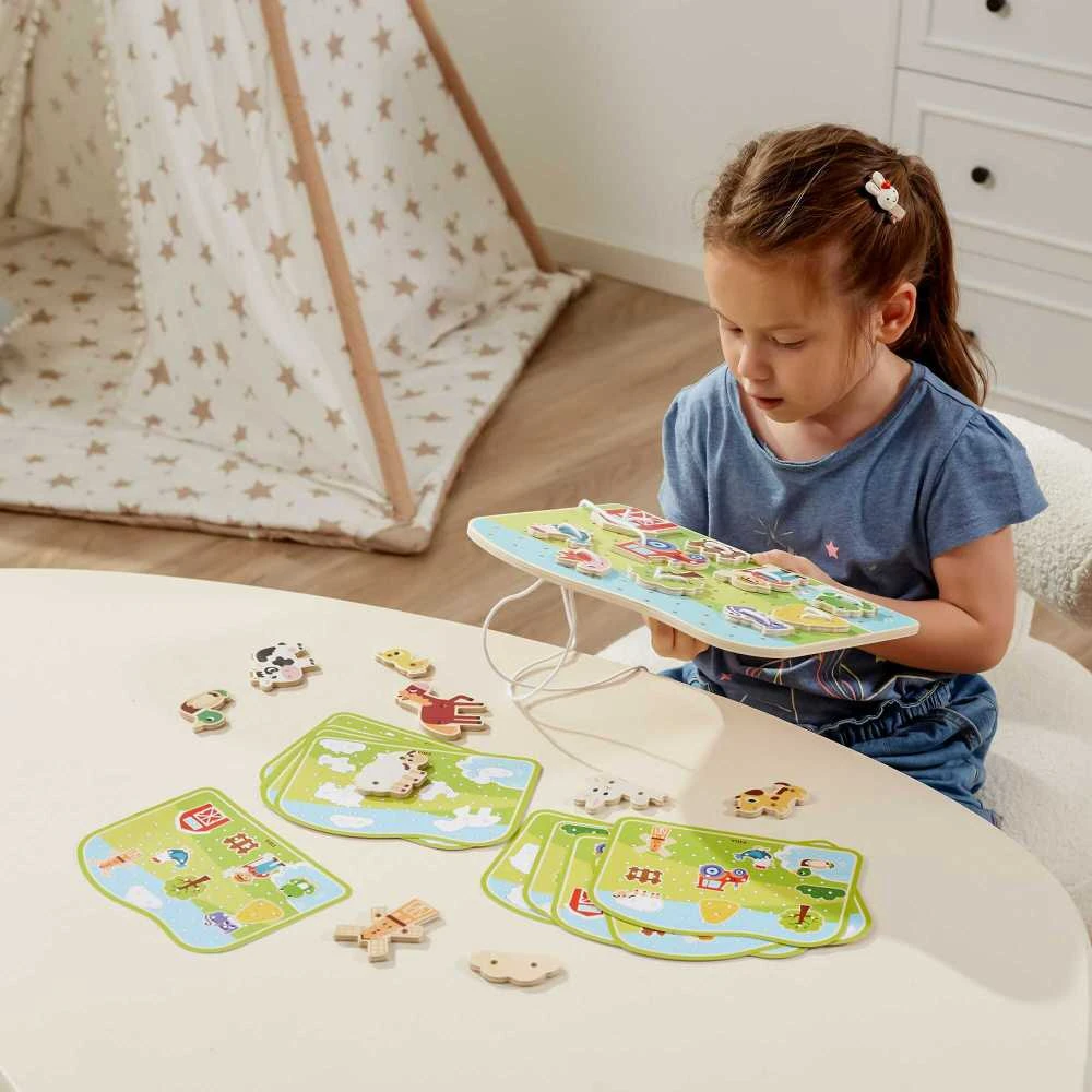 „Viga“ mediniai žibintų tarpininkai gyvūnai Montessori ūkyje