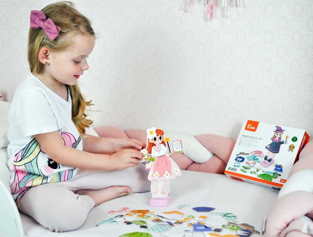 Viga Toys Medinė magnetinė edukacinė aprengimo dėlionė VIGA
