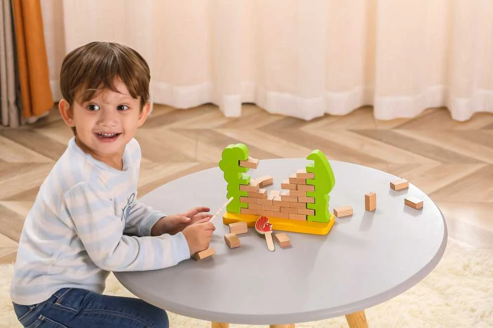 Viga medinis arkadinis žaidimas krintantis acorn dėlionė