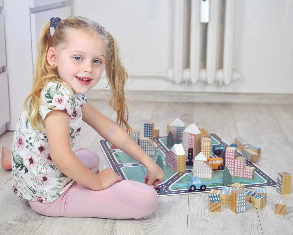 Viga Toys „Viga Polarb“ medinis tyčiojimasis su „Blocks City 56 EL“.