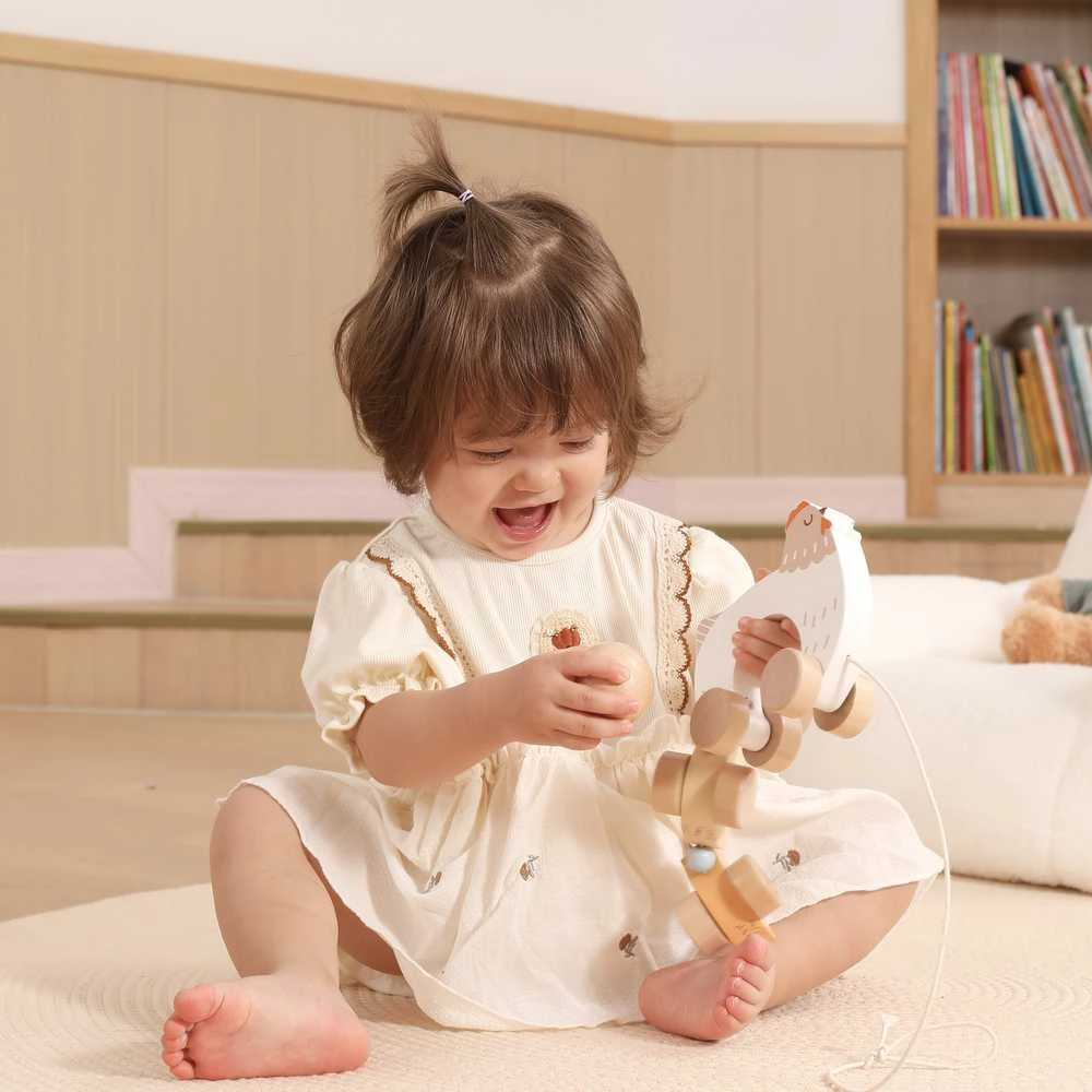 Viga Toys VIGA PolarB medinė vištelė su viščiukais traukimui