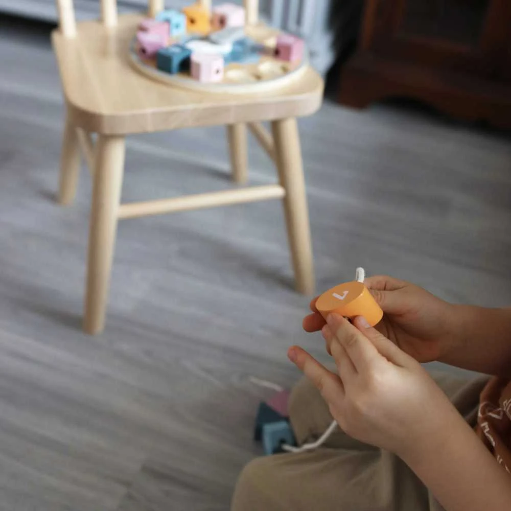 VIGA Montessori laikrodis formų rūšiuoklis – spalvų siuvinėjimas