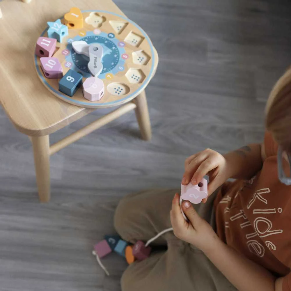 VIGA Montessori laikrodis formų rūšiuoklis – spalvų siuvinėjimas