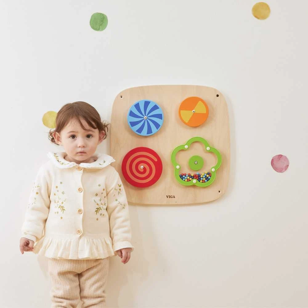 Viga Toys Medinis sieninis veiklos skydelis VIGA su besisukančiais raštais vaikams