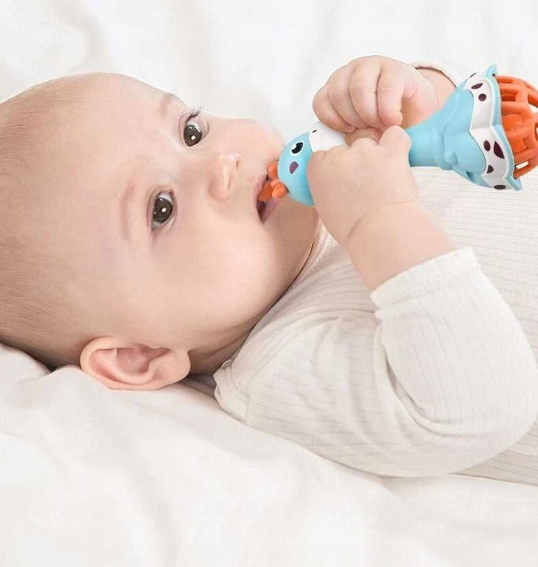 Woopie Baby WOOPIE 45227 žirafos barškutis su garsu