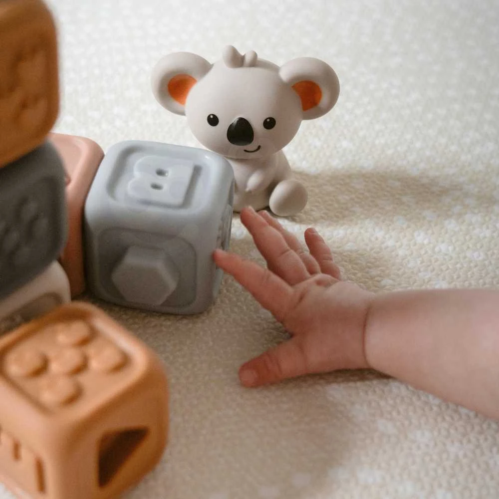 Woopie Baby Minkšta edukacinė 2in1 piramidė ir sensoriniai kaladėlės su skaičiais kūdikiams