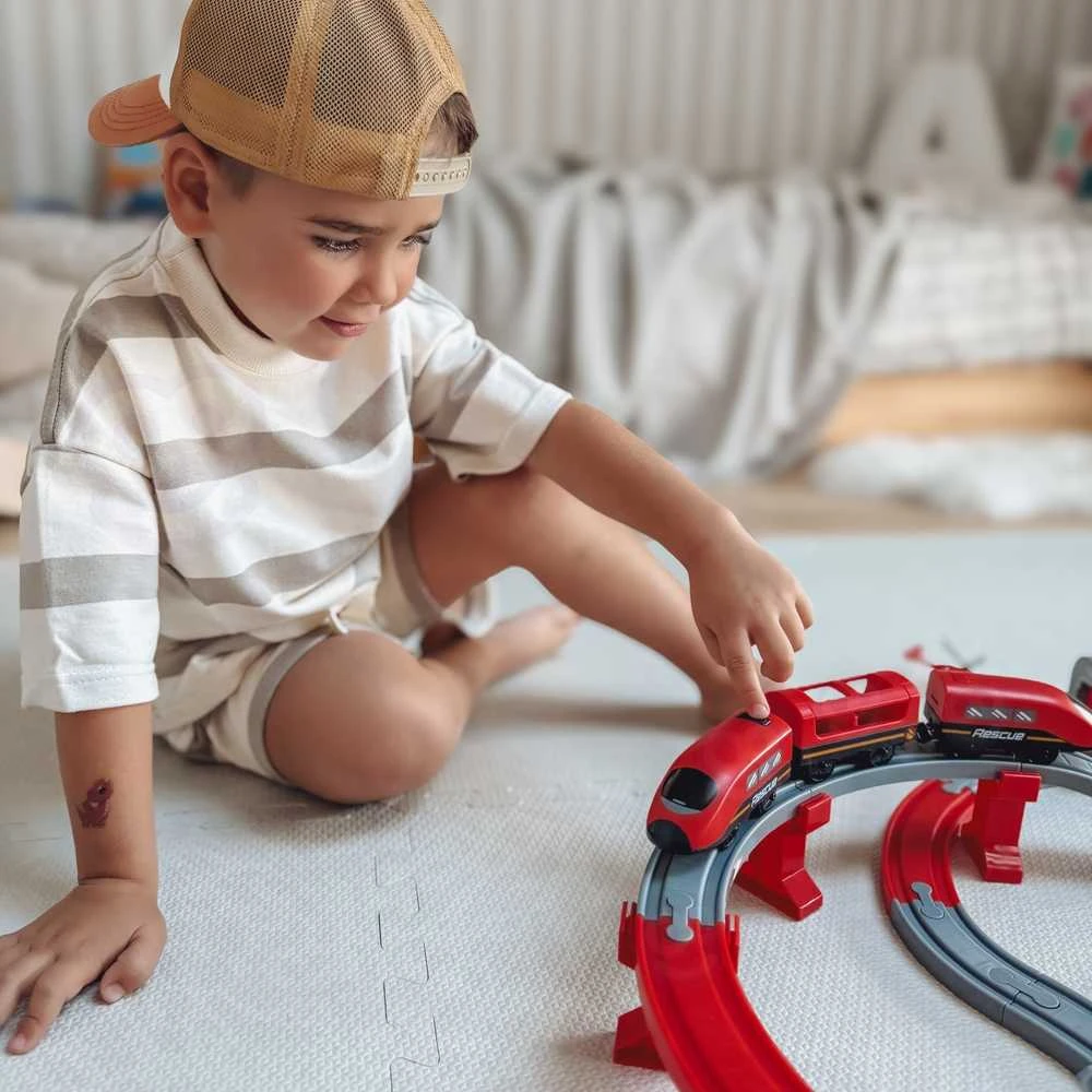 Žaislinė traukinių trasa su ugniagesių transporto priemonėmis | 92 detalės | Woopie