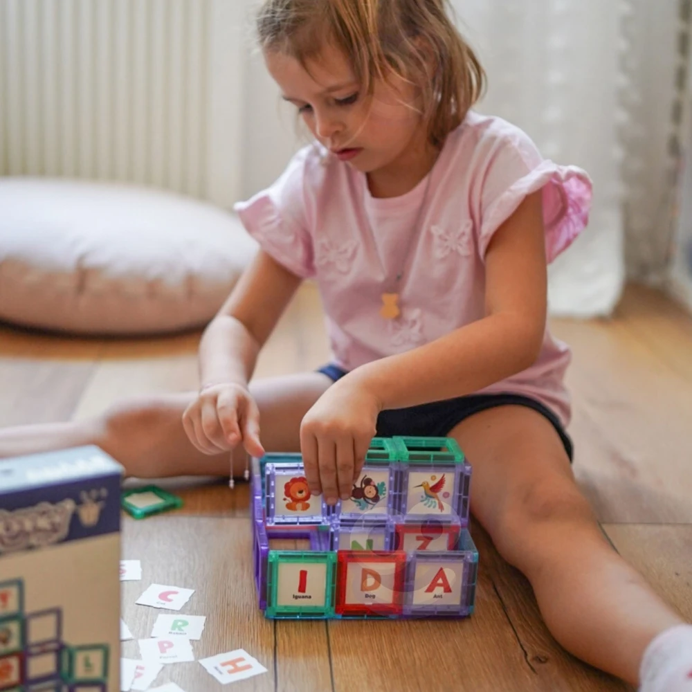 Magnetinis edukacinis konstruktorius su raidėmis WOOPIE 70vnt