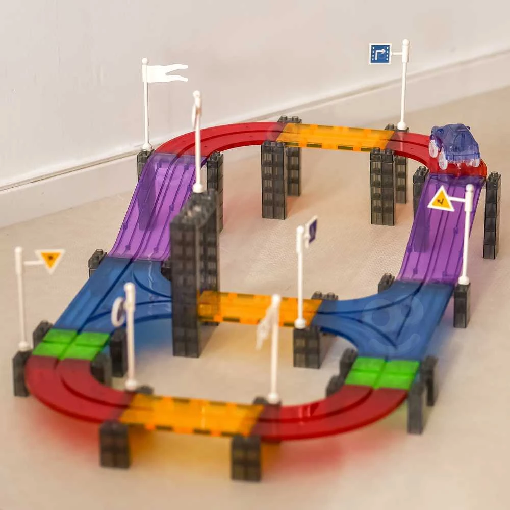 Woopie Magnetinis Automobilių Trasos Komplektas su LED Automobiliu