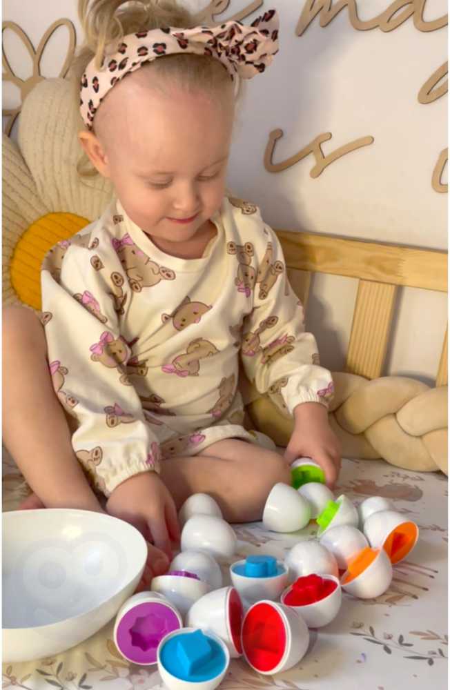 Edukacinis Montessori rūšiavimo žaislas – Woopie vištelė su formų kiaušiniais