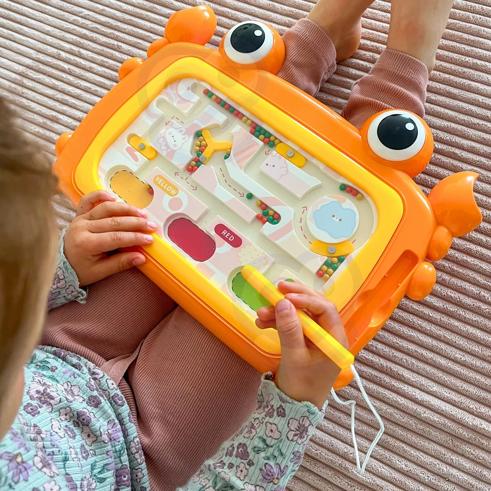 Magnetinė Montessori lavinamoji lenta su labirintu Krabas Woopie oranžinė