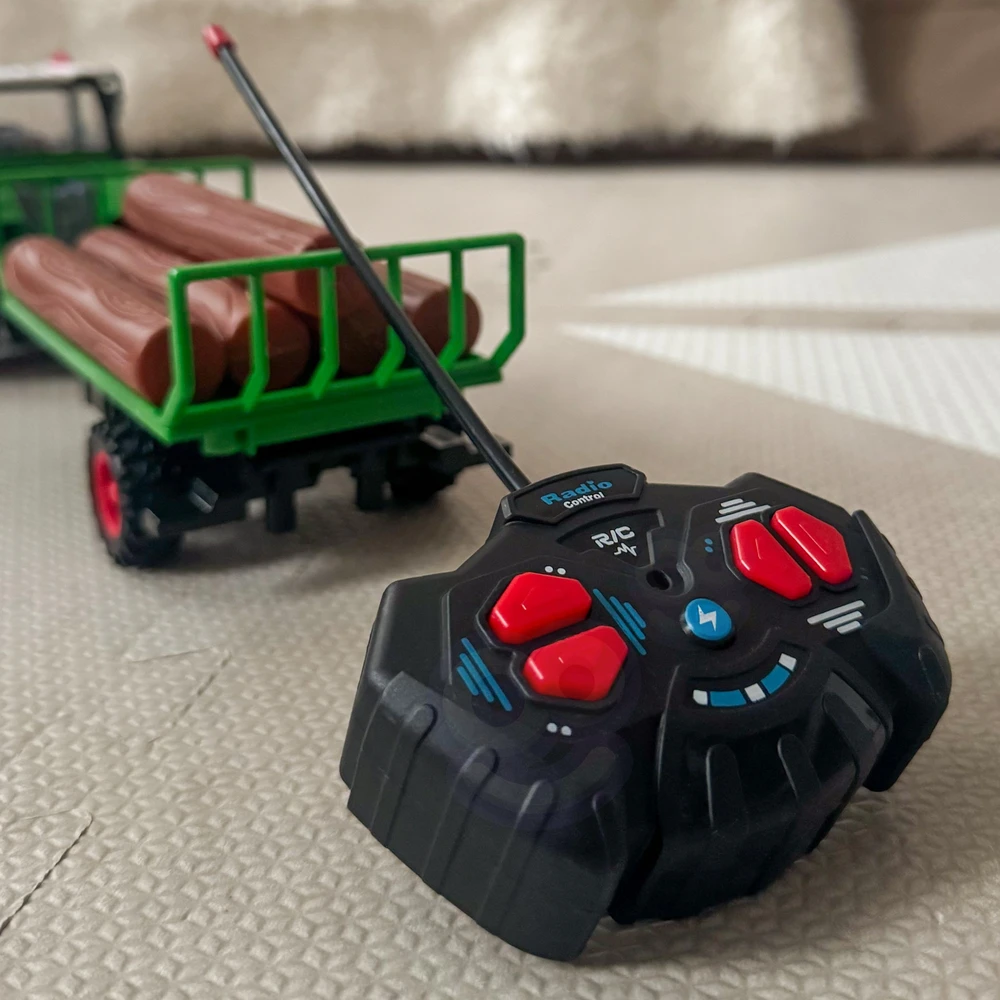 WOOPIE Traktorius su Priekaba RC - 1:24