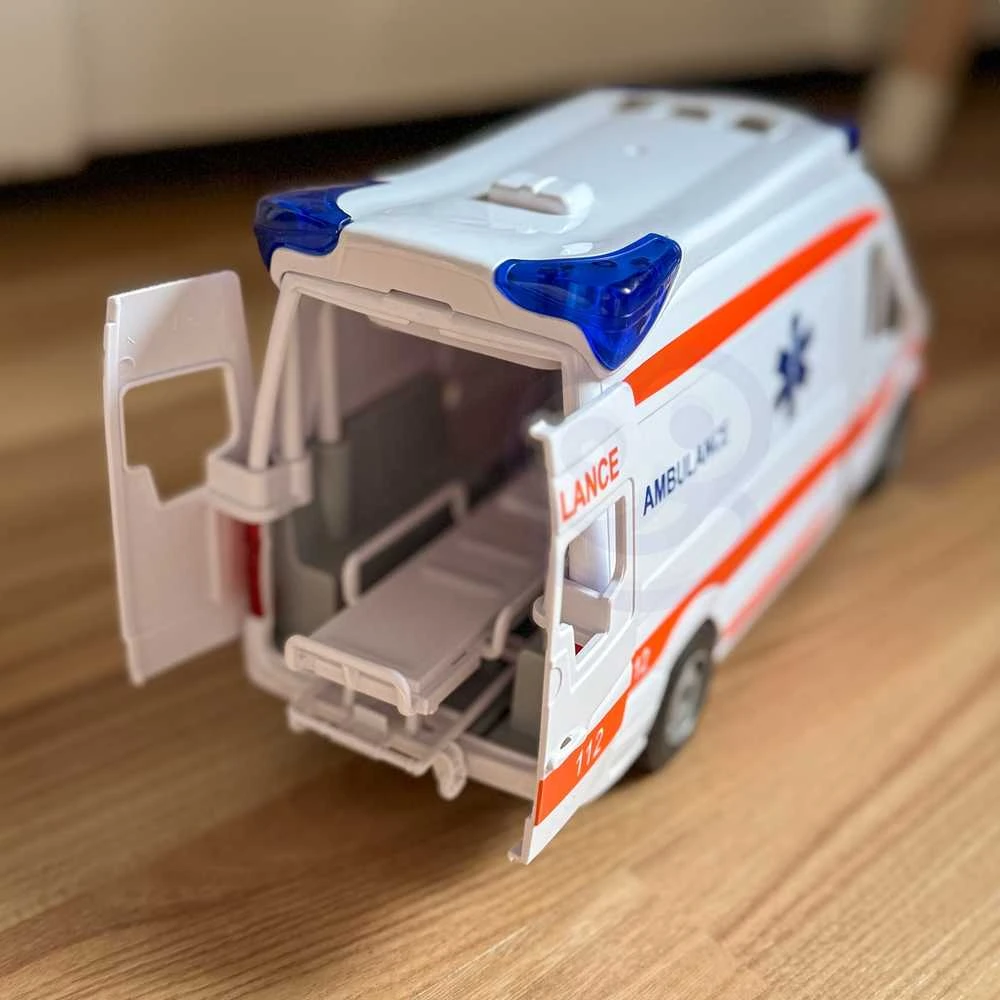 Greitosios pagalbos automobilis su neštuvais WOOPIE