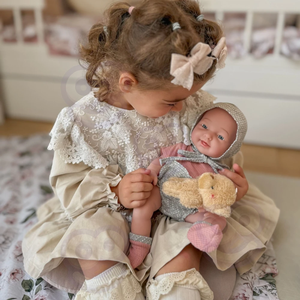 WOOPIE ROYAL Lėlė Bobas 36 cm su Apranga ir Mielu Pūkuotu