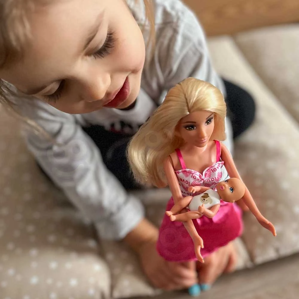 Lėlė Lily su kūdikiu ir maitinimo kėdute WOOPIE ROYAL