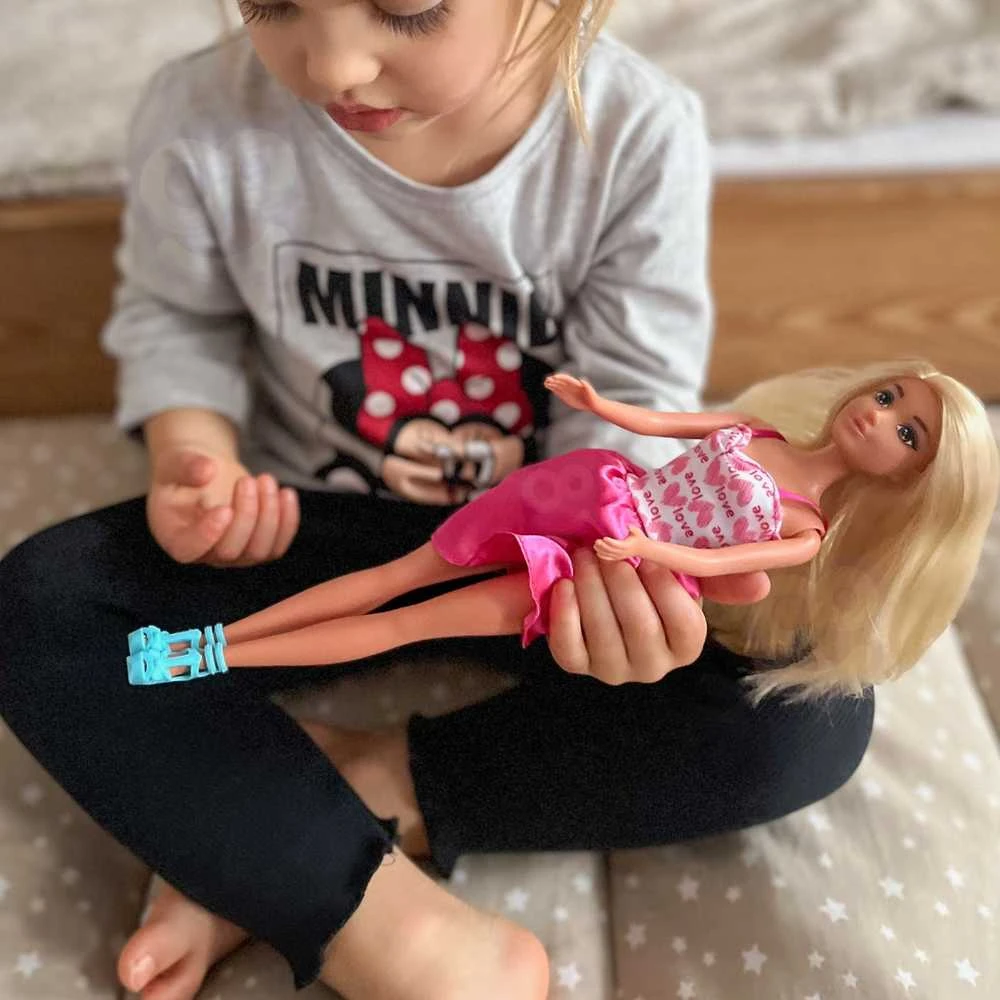 Lėlė Lily su kūdikiu ir maitinimo kėdute WOOPIE ROYAL