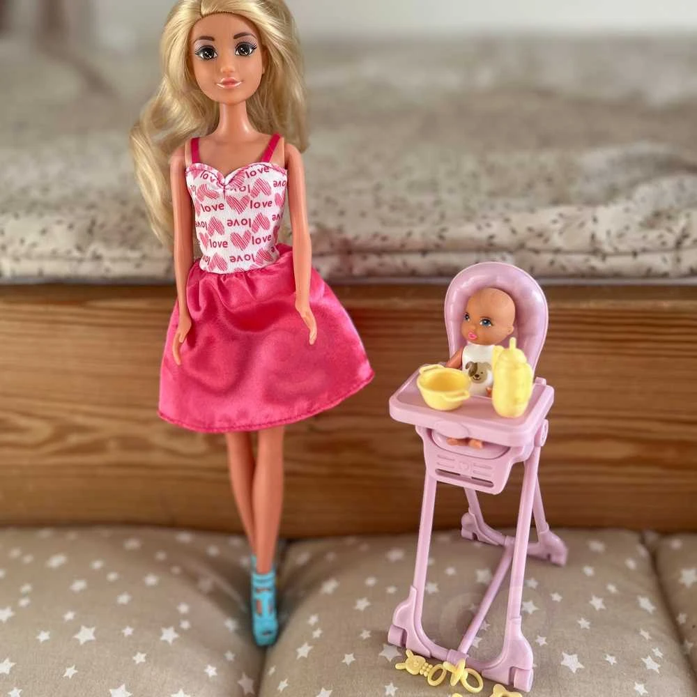 Lėlė Lily su kūdikiu ir maitinimo kėdute WOOPIE ROYAL