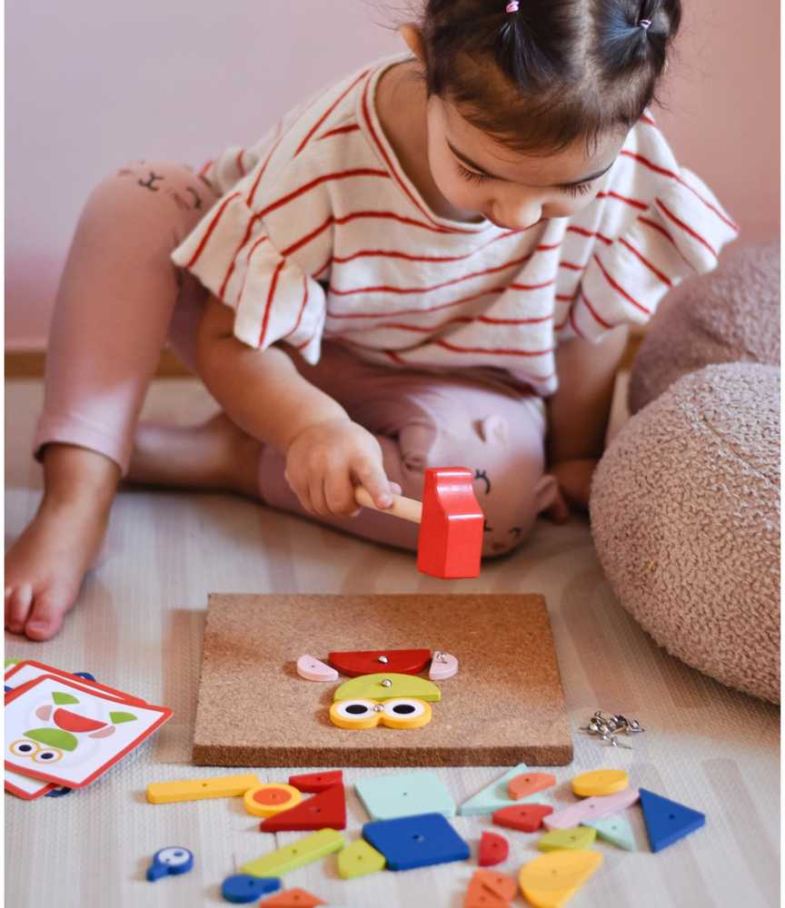 WOOPIE Žalias Wooden Nailing Hammer Puzzle 20 Patterns 82 Pieces FSC Certified