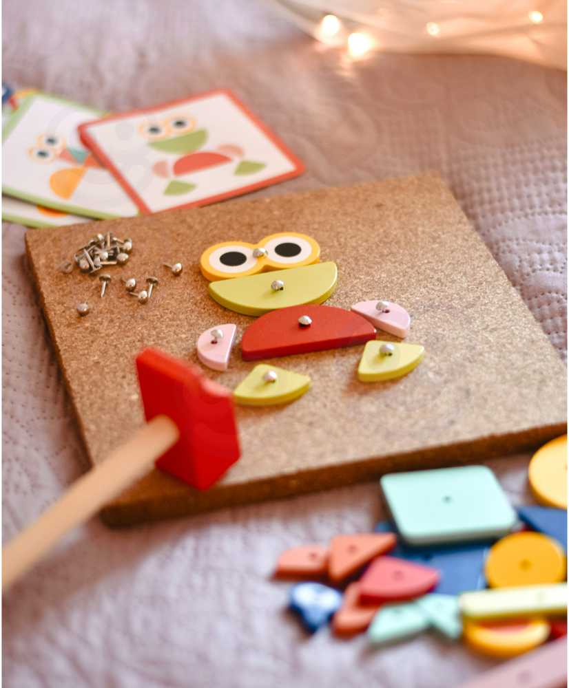 WOOPIE Žalias Wooden Nailing Hammer Puzzle 20 Patterns 82 Pieces FSC Certified
