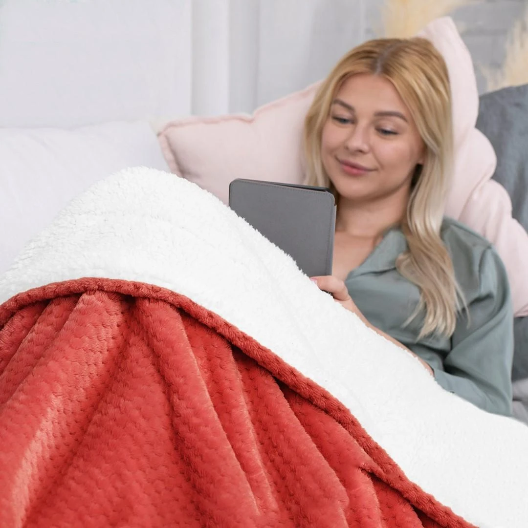 AmeliaHome Pledas SHLEEPY, 220x240 cm, spalva: raudona/balta