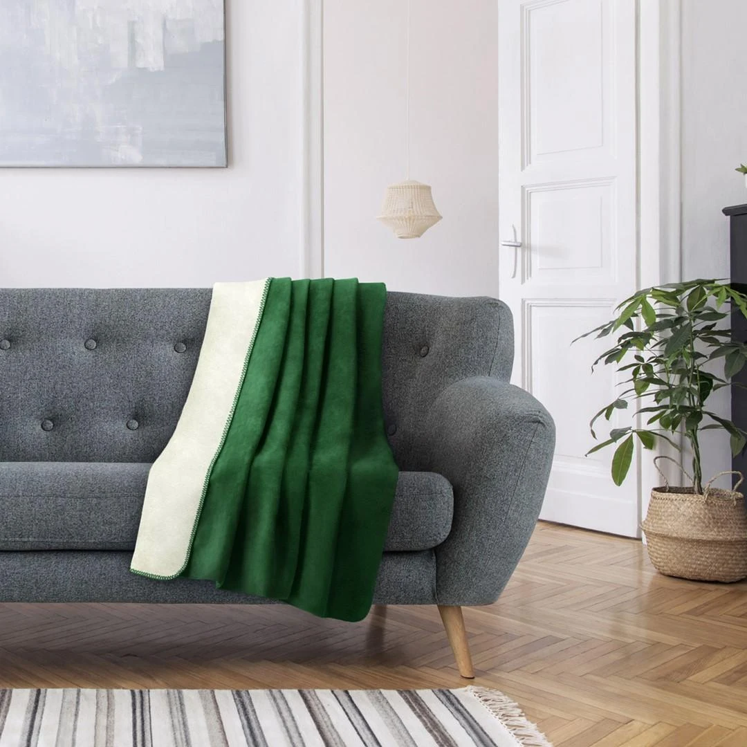 VIRKKUU dvipusis tamsiai žalias pledas 150x200
