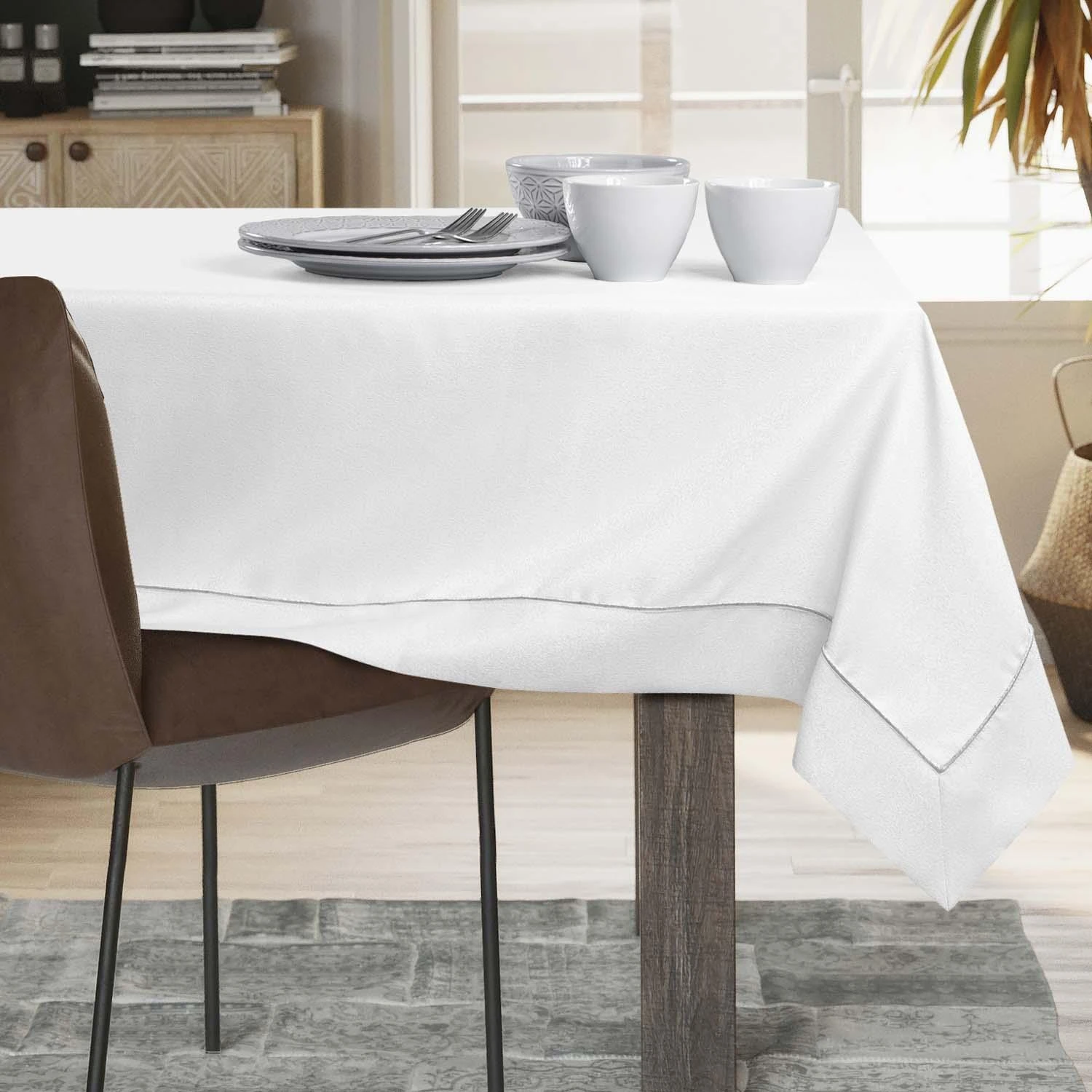 AmeliaHome Balta staltiesė EMPIRE 110x110 cm
