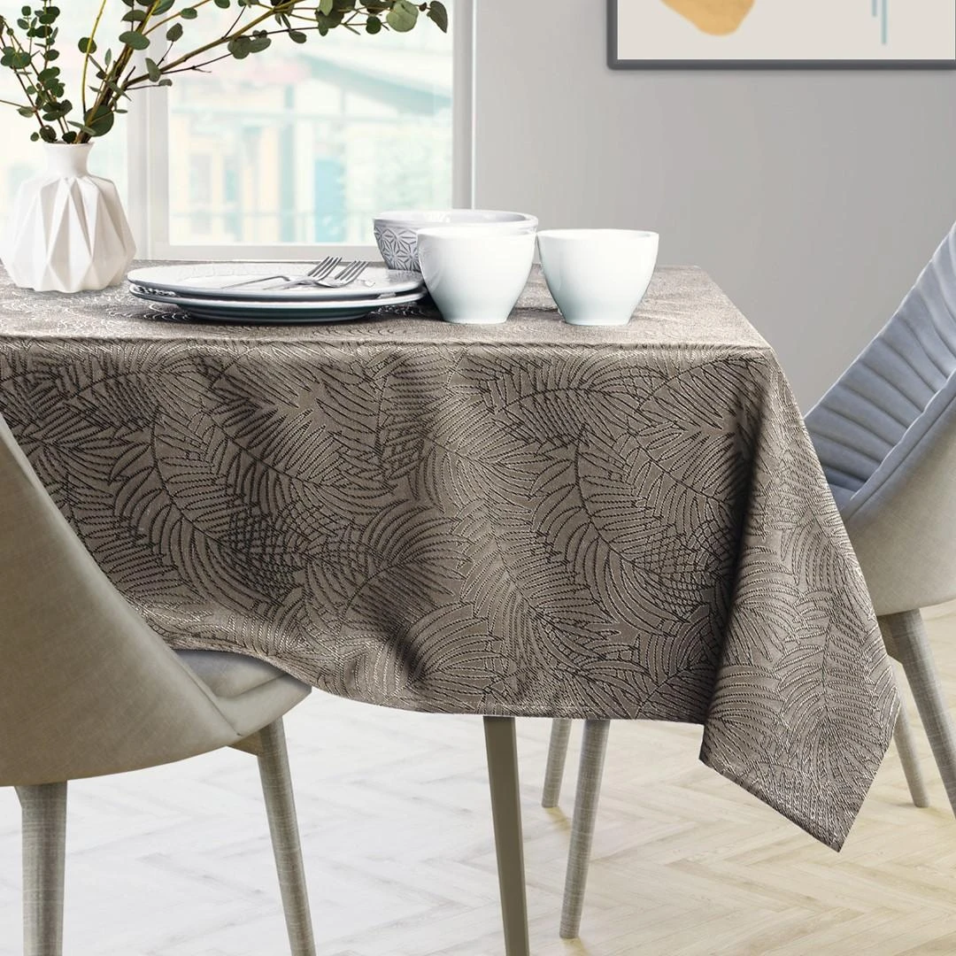 Staltiesė cappuccino 155×300 cm AmeliaHome