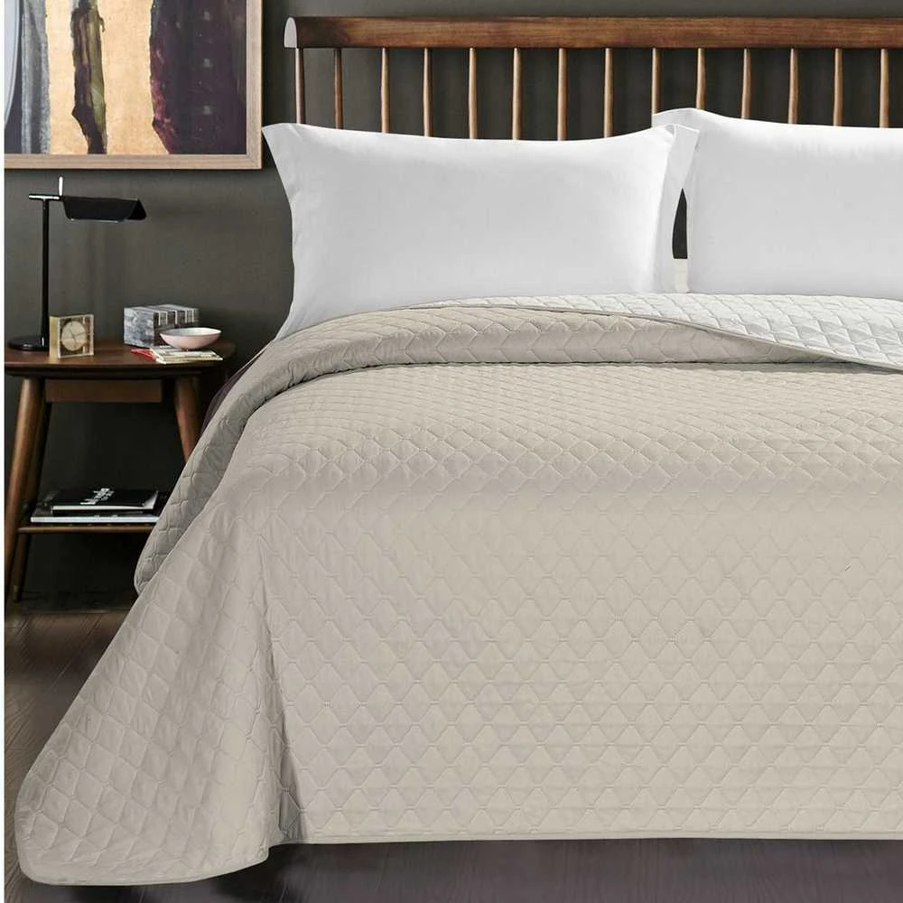 DecoKing Lovatiesė 220 × 240 cm, smėlio ir balta
