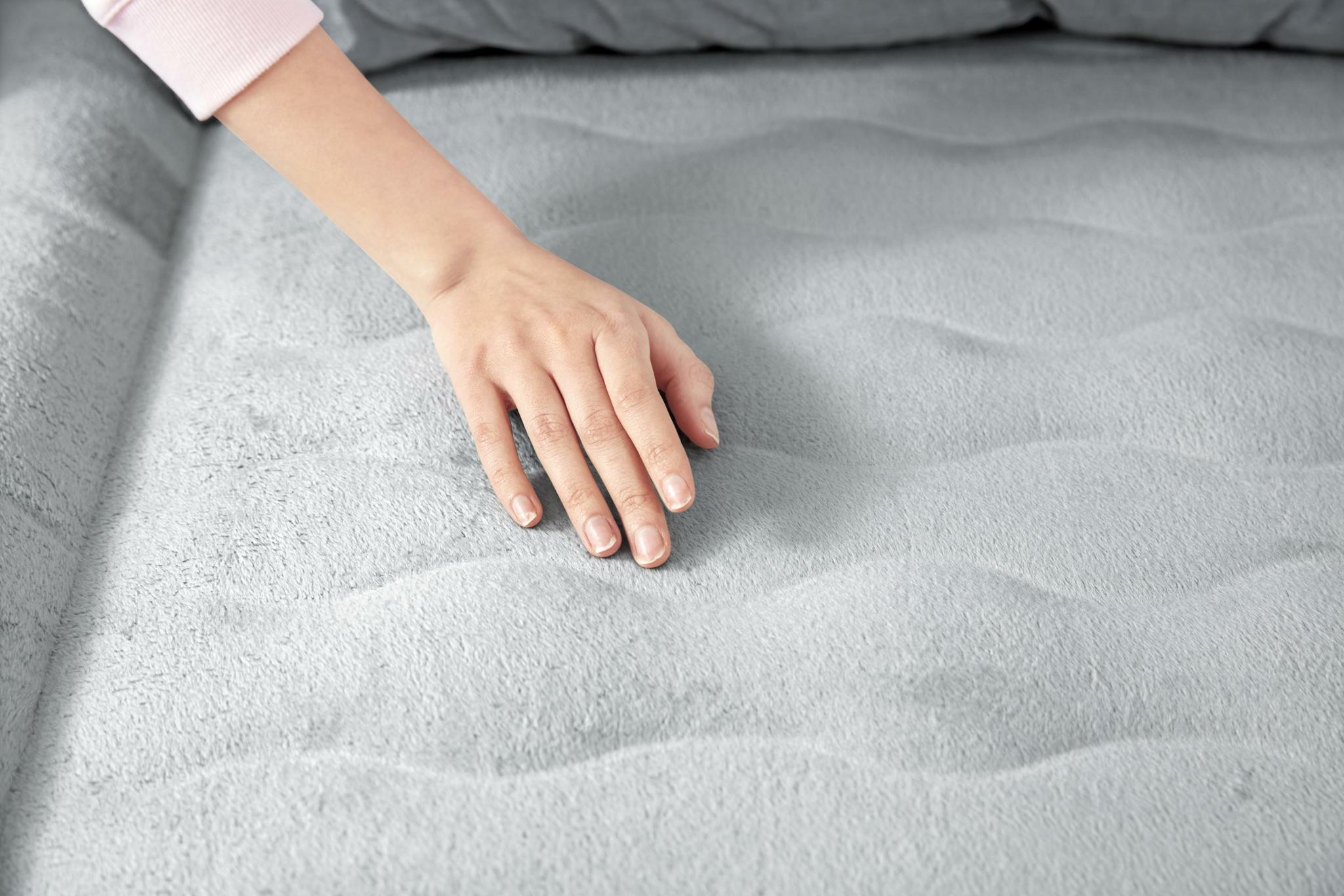 "Bestway® Fortech™" Pripučiamas dvivietis čiužinys "Snugable Top™" įmontuotas kintamosios srovės siurblys, 203 x 152 x 46 cm