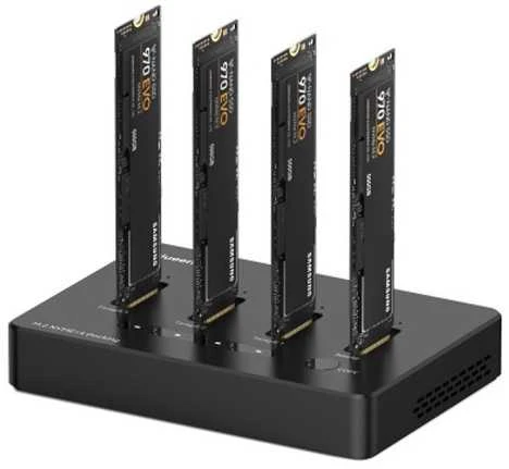 M.2 NVMe keturių jungčių stotelė su įstatytais diskais