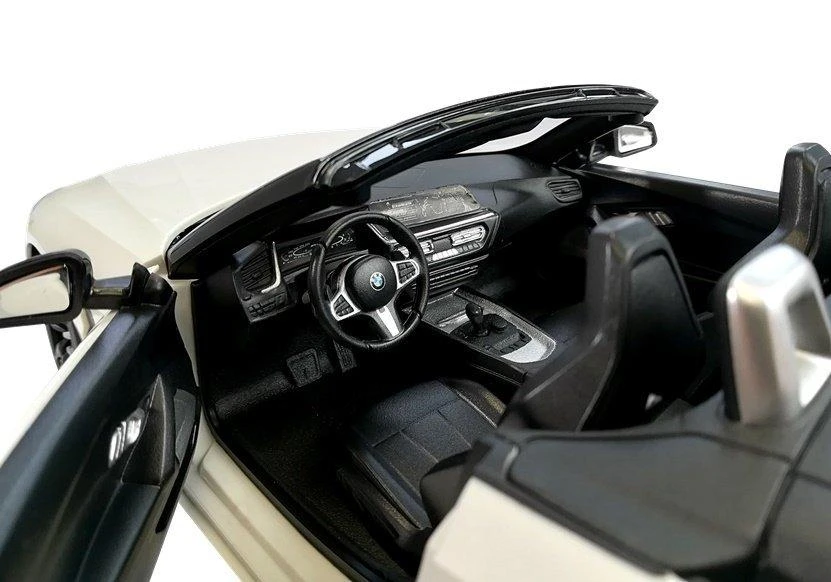 Rastar Nuotoliniu būdu valdomas automobilis BMW Z4 Roadster 1:14 baltas