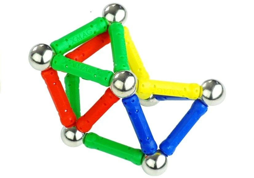 Lean Toys Magnastix magnetinių blokelių rinkinys 560 + lenta