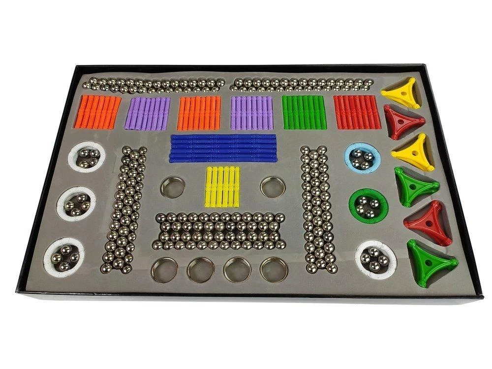 Lean Toys Magnastix magnetinių blokelių rinkinys 560 + lenta