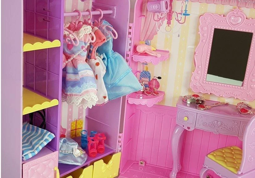 Lean Toys Lėlė su persirengimo kambariu ir priedais