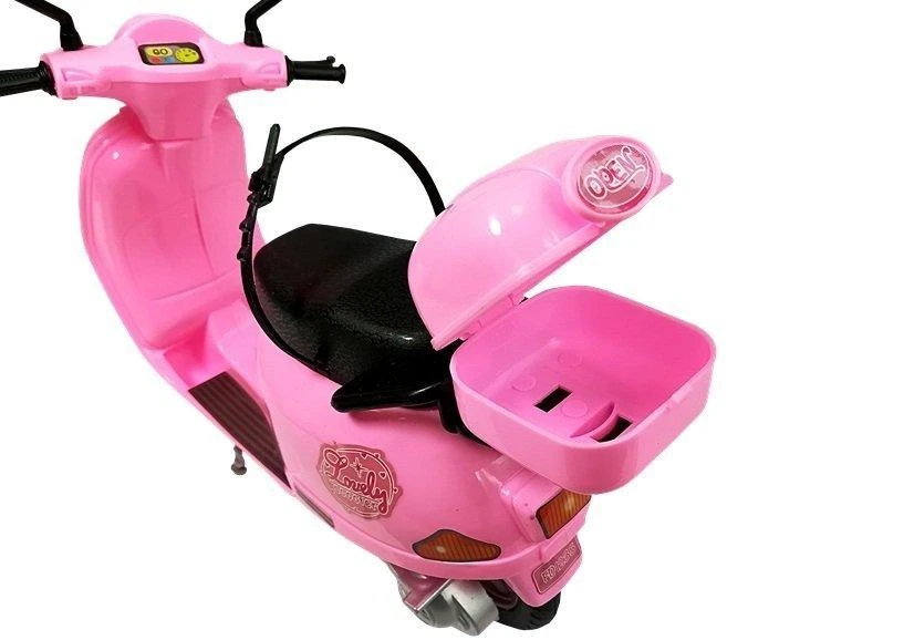 Lean Toys Lėlė su motoroleriu LeanToys