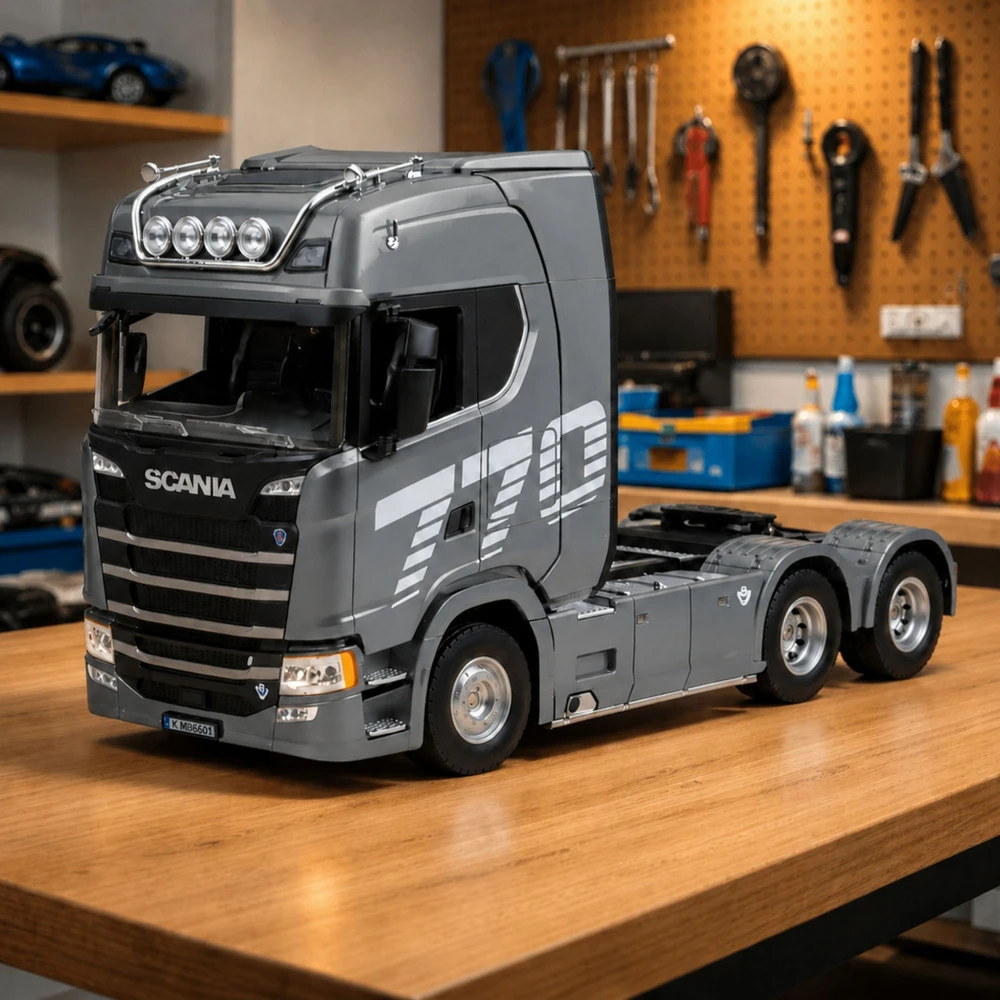 Nuotoliniu būdu valdomas sunkvežimis „Scania Huina 1501“ 1:18, pilkas sidabrinis, 39,2 × 24,4 × 16,6 cm