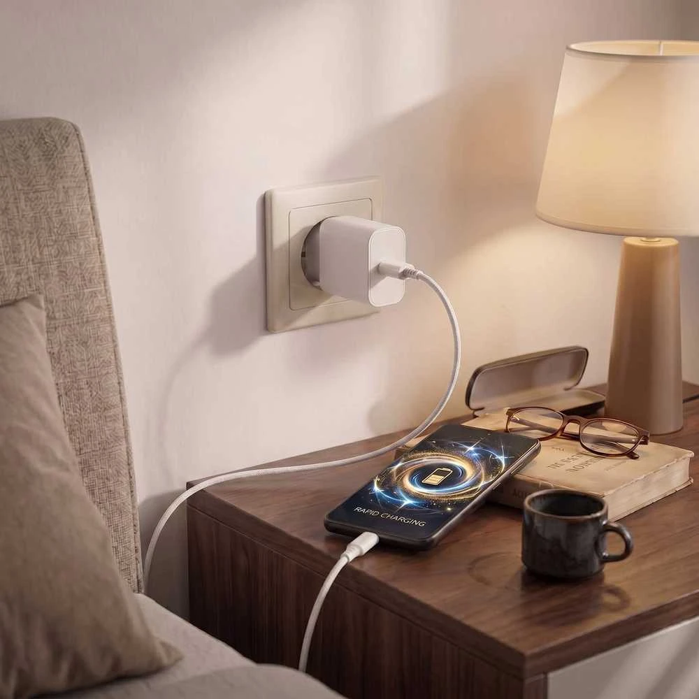 25W PD 3.0 USB-C sieninis įkroviklis Android ir iPhone telefonams (Baltas)