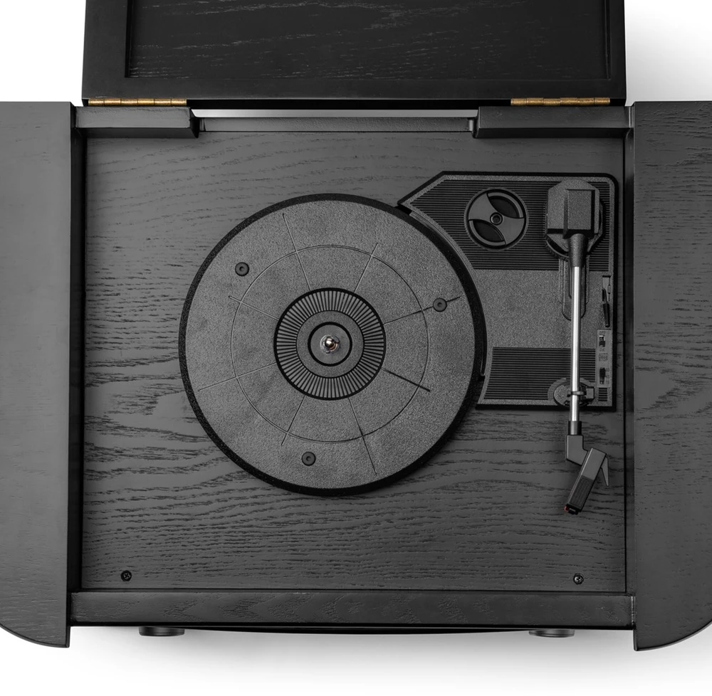 AKAI ATT-350CC – įrašų grotuvas su CD ir kasečių grotuvu