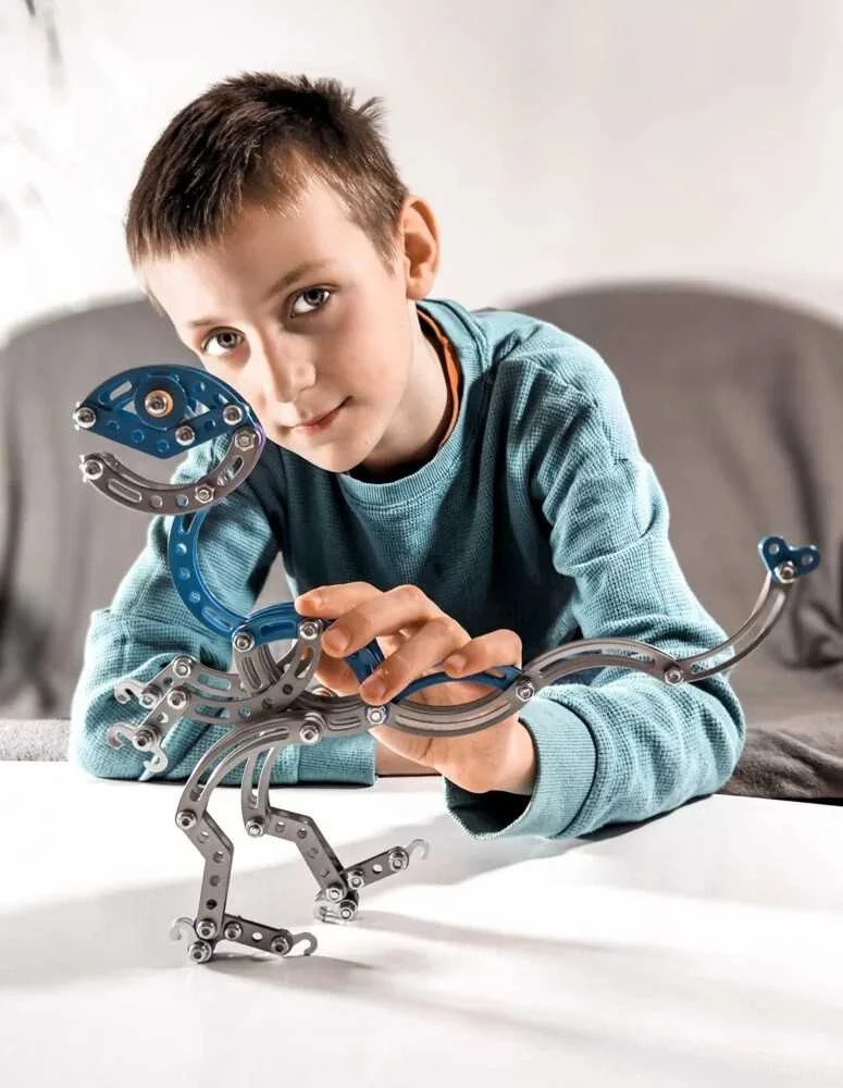 Alexander Metalinis konstruktorius – Dinozaurai – Velociraptorius (202 vnt.)