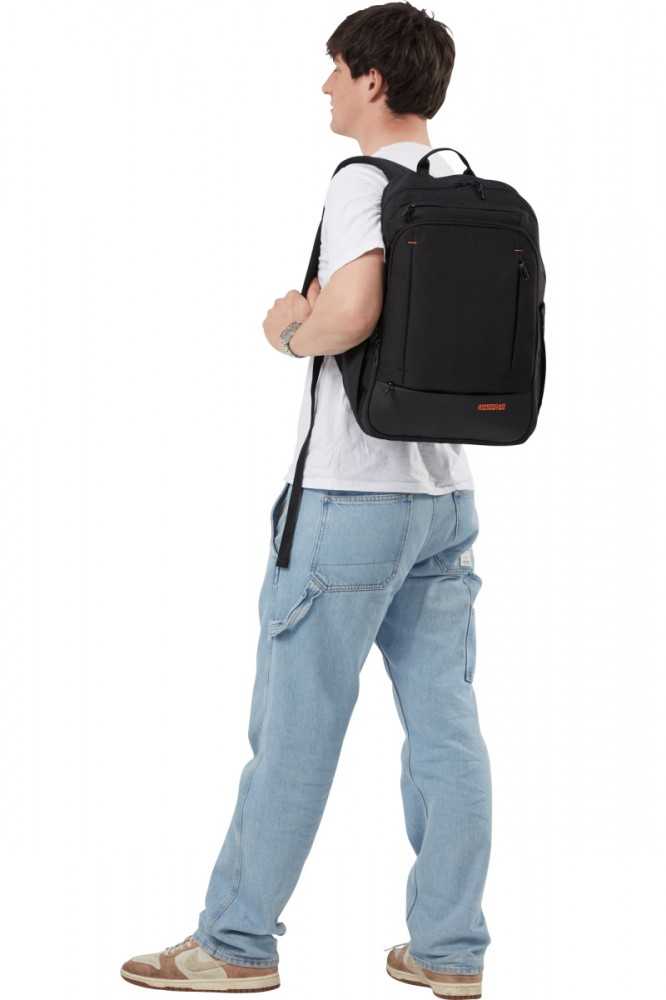 American Tourister Juodas miesto stiliaus kuprinė nešiojamam kompiuteriui 15.6"